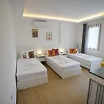 Mons Casa Boutique מלון *