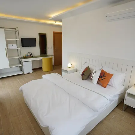 Mons Casa Boutique *